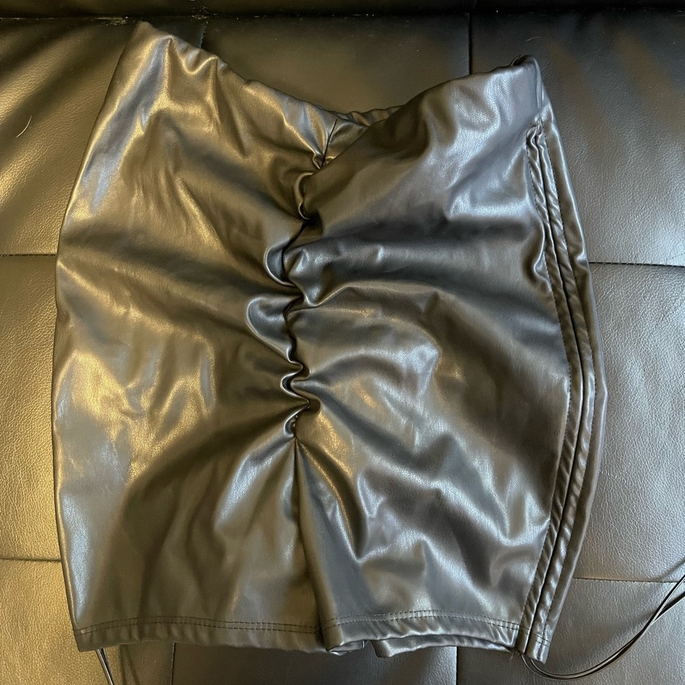 Leather Shorts / Size Small